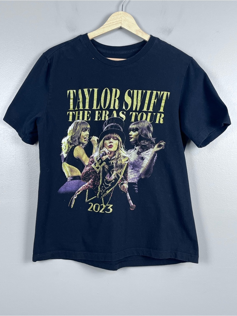 Taylor Swift Women's 2023 The Eras Tour Graphic Print Concert Tee Shirt Size M